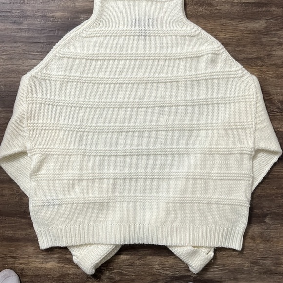 Jessica Simpson Cream Cropped Sweater - Picture 2 of 3